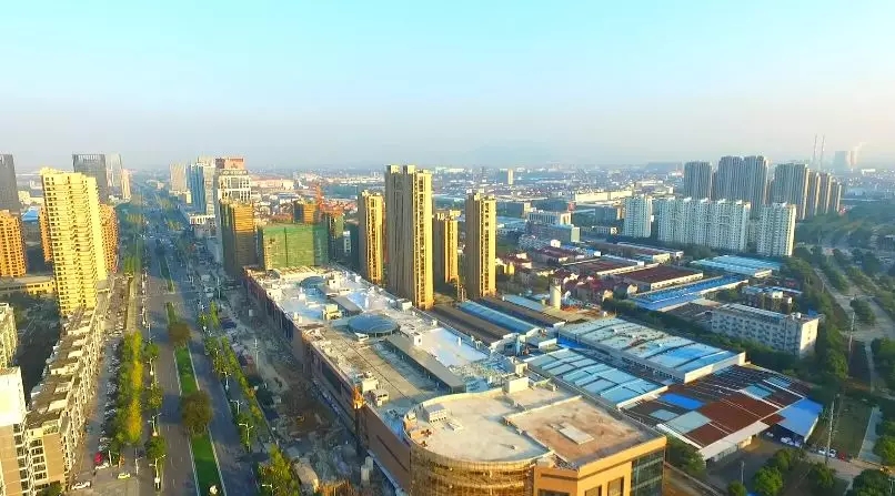 前11月，，，，，，，全县高端装备制造业完成产值103亿，，，，，，，实现较快生长